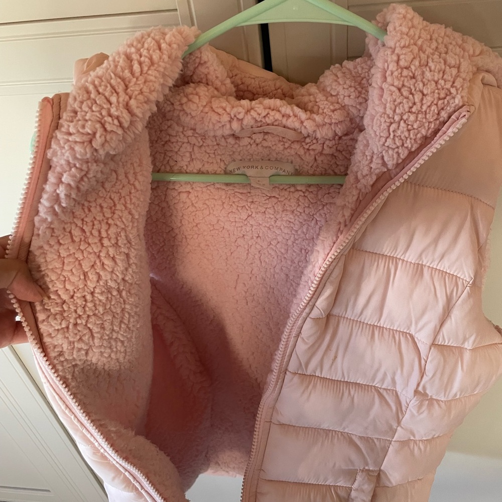 New York & Company Sherpa vest - S - Picture 4 of 4